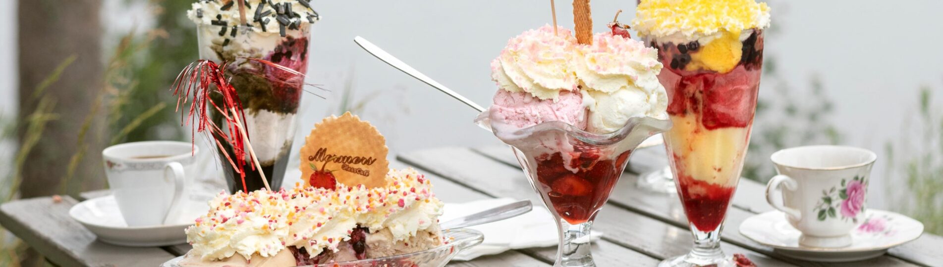 mormors-glasscafe-glass-kaffekoppar-helbreddspuff